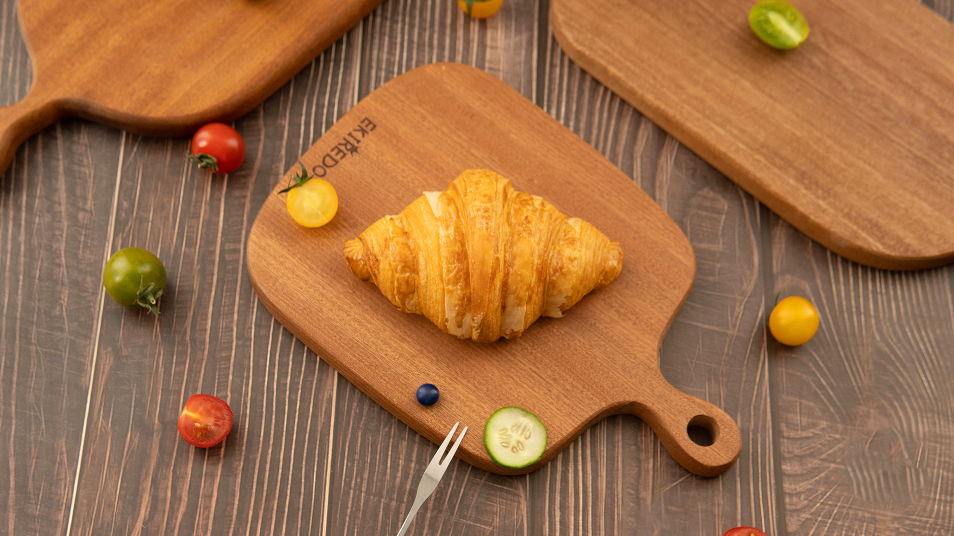EKIREDO Teak Wood Serving Board: Elevate Your Food Presentation & Daily Kitchen Use